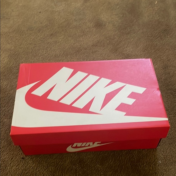 Brand new! Never worn! Nike Air Max 90 Futura Sneakers! - Picture 3 of 9